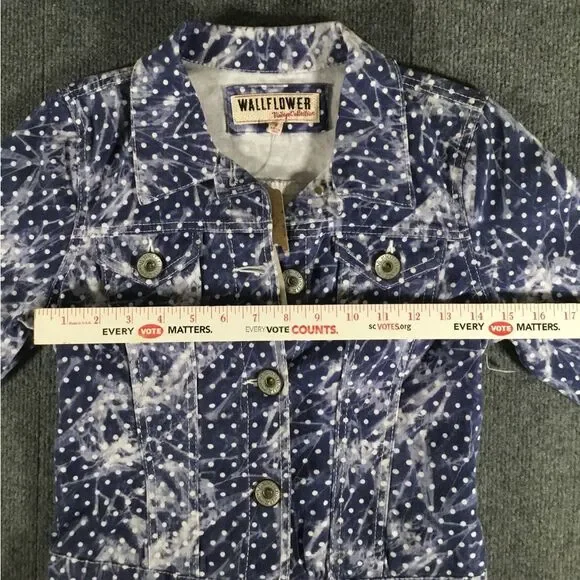 Wallflower crop denim jacket size small NWT - Picture 10 of 11